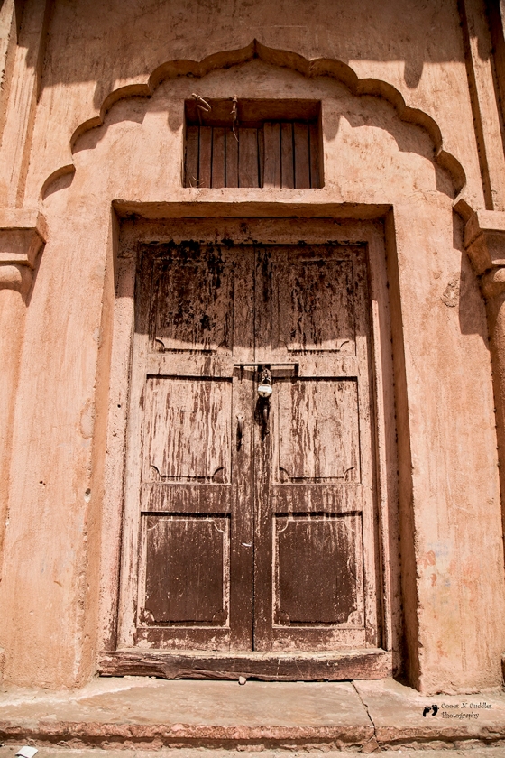 Cooes N Cuddles Photography//DOOR TO 'BHUPALI' TREASURES //Dilapidated Door